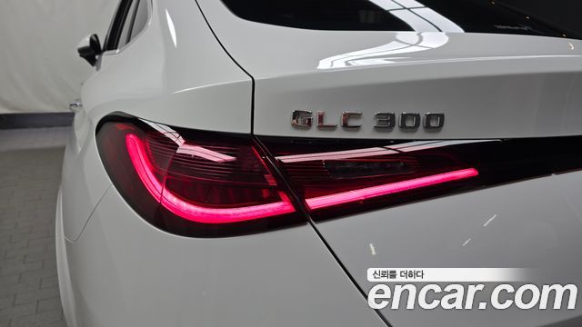 Mercedes-Benz GLC-Class GLC300 4MATIC Coupe