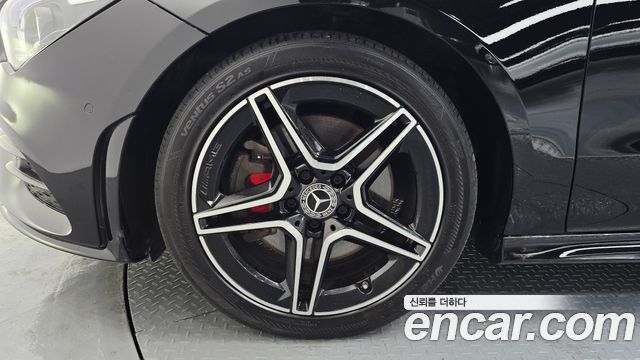 Mercedes-Benz CLA-Class CLA250 4MATIC