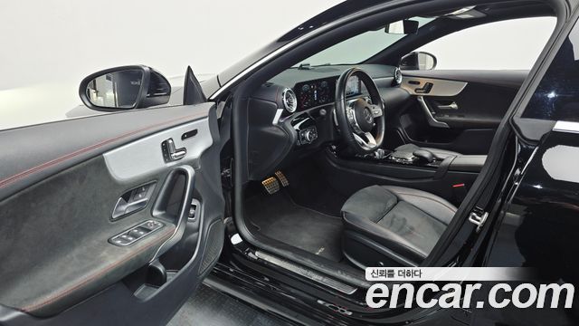 Mercedes-Benz CLA-Class CLA250 4MATIC
