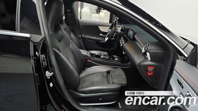 Mercedes-Benz CLA-Class CLA250 4MATIC