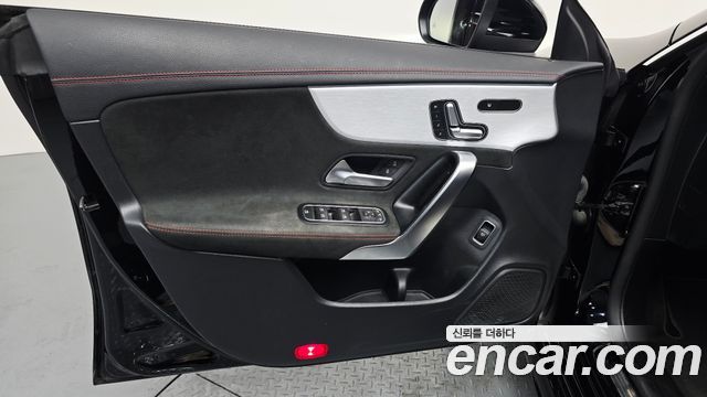 Mercedes-Benz CLA-Class CLA250 4MATIC