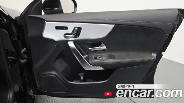 Mercedes-Benz CLA-Class CLA250 4MATIC