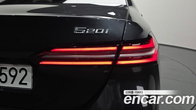BMW 5-Series 520i