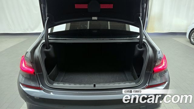 BMW 3-Series 330i xDrive M Sport