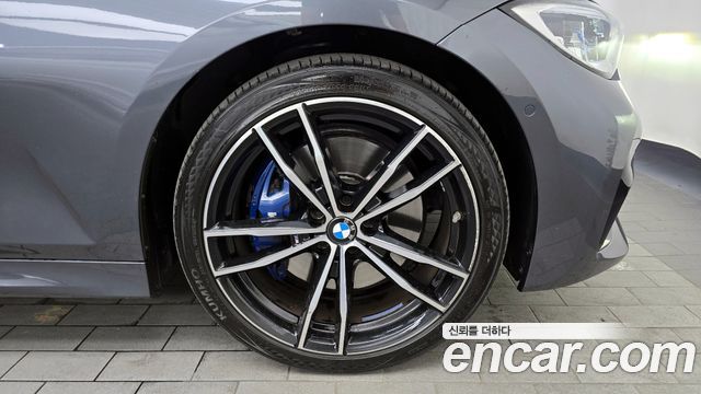 BMW 3-Series 330i xDrive M Sport