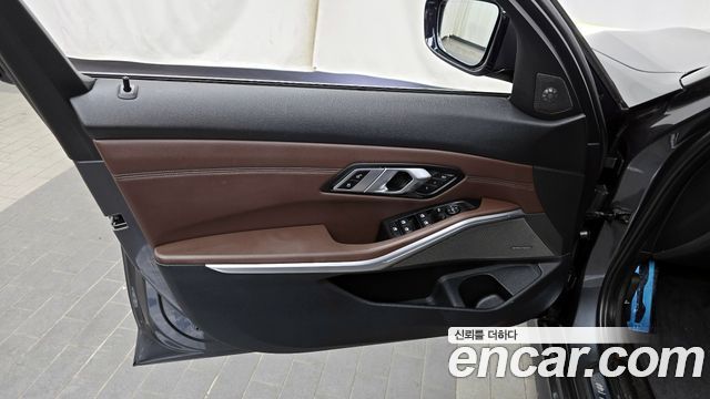 BMW 3-Series 330i xDrive M Sport