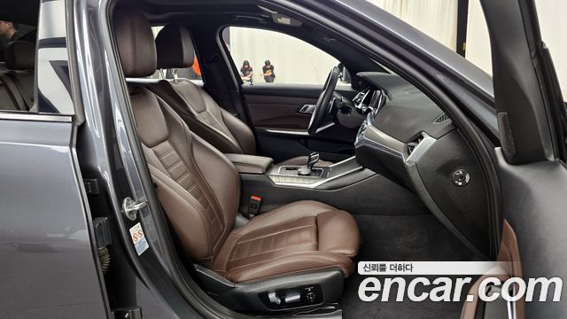 BMW 3-Series 330i xDrive M Sport