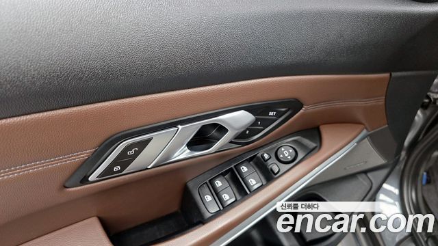 BMW 3-Series 330i xDrive M Sport