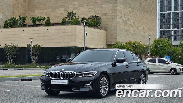 BMW 3-Series 320i Luxury