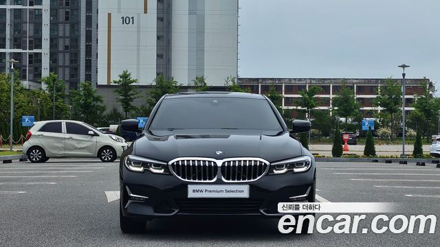 BMW 3-Series 320i Luxury