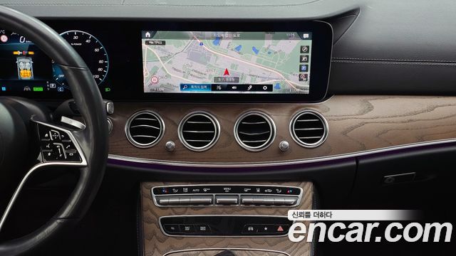 Mercedes-Benz E-Class E300e 4MATIC Exclusive
