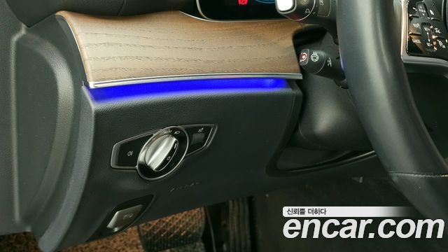 Mercedes-Benz E-Class E300e 4MATIC Exclusive
