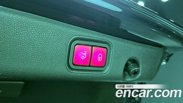 Mercedes-Benz E-Class E300e 4MATIC Exclusive