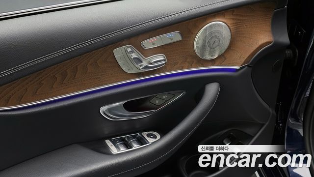 Mercedes-Benz E-Class E300e 4MATIC Exclusive