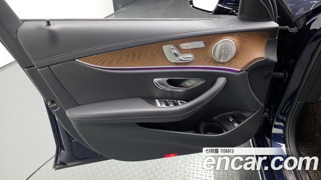 Mercedes-Benz E-Class E300e 4MATIC Exclusive