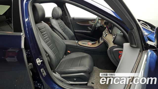 Mercedes-Benz E-Class E300e 4MATIC Exclusive