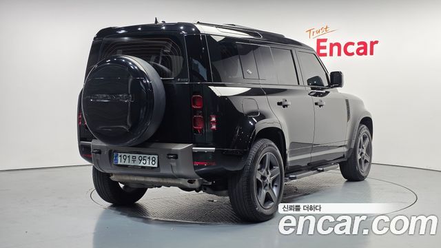 Land Rover Defender 110 P300 X-Dynamic SE