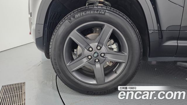 Land Rover Defender 110 P300 X-Dynamic SE