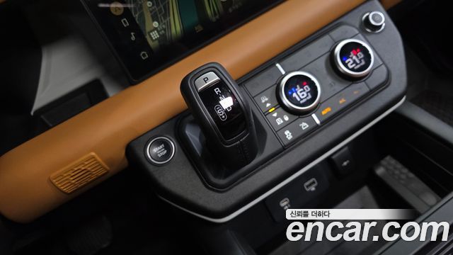 Land Rover Defender 110 P300 X-Dynamic SE