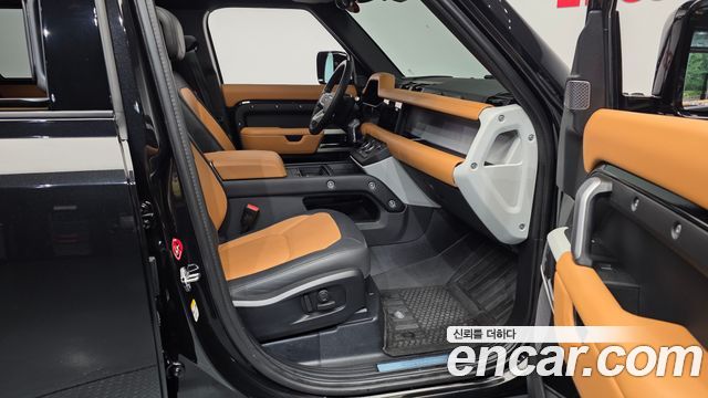 Land Rover Defender 110 P300 X-Dynamic SE