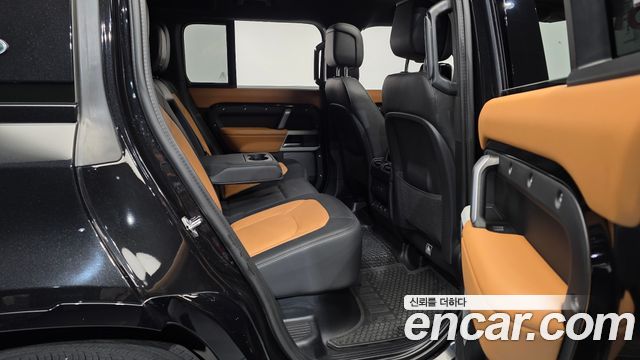 Land Rover Defender 110 P300 X-Dynamic SE