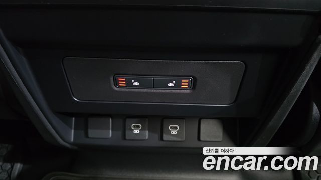 Land Rover Defender 110 P300 X-Dynamic SE