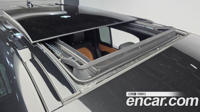 Land Rover Defender 110 P300 X-Dynamic SE