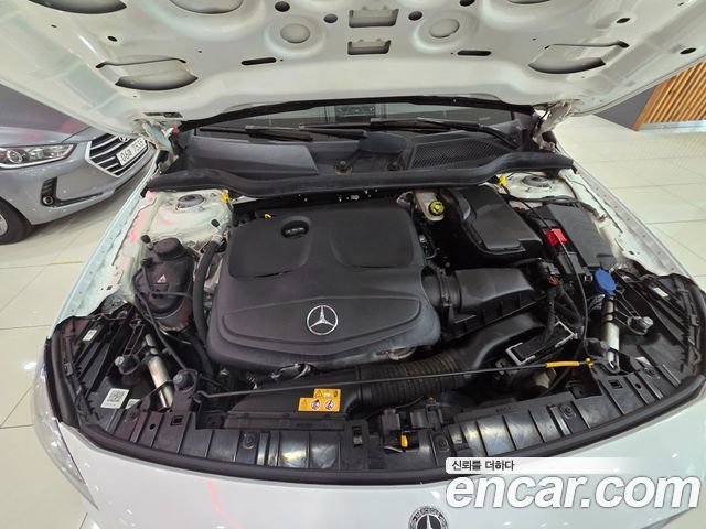 Mercedes-Benz GLA-Class GLA220