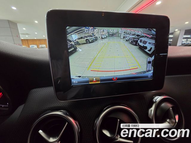 Mercedes-Benz GLA-Class GLA220