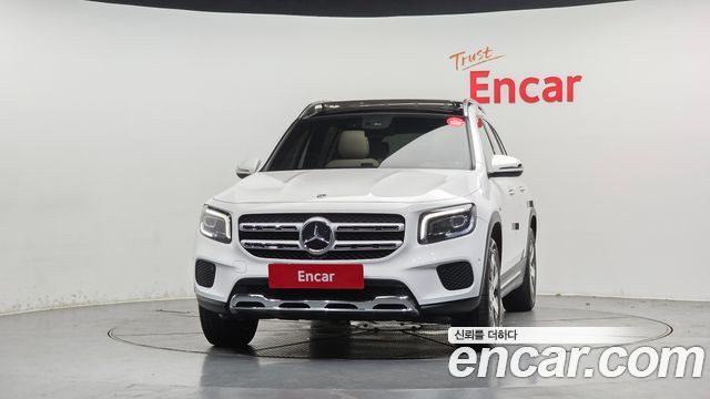 Mercedes-Benz GLB-Class GLB220