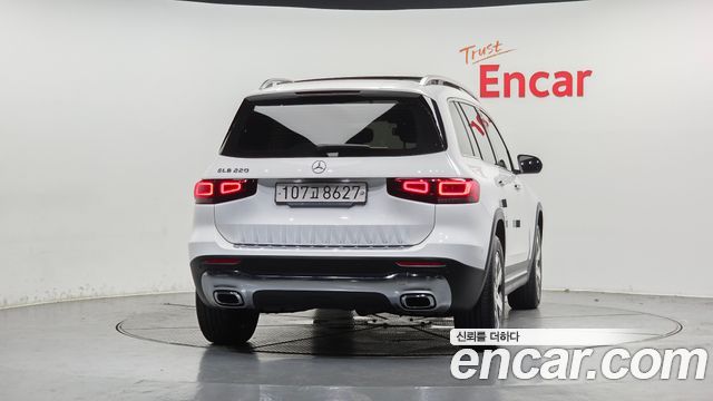 Mercedes-Benz GLB-Class GLB220