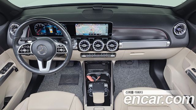 Mercedes-Benz GLB-Class GLB220