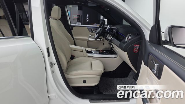 Mercedes-Benz GLB-Class GLB220