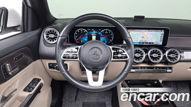 Mercedes-Benz GLB-Class GLB220