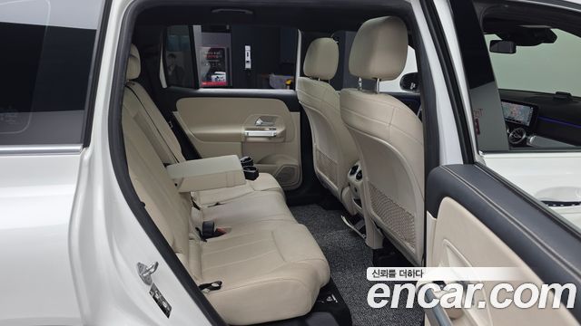 Mercedes-Benz GLB-Class GLB220