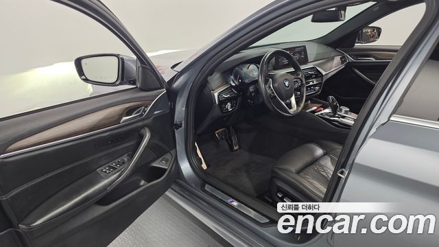BMW 5-Series 530i M Sport Package Plus