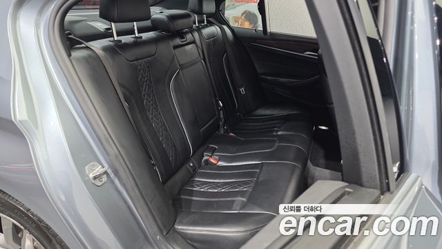 BMW 5-Series 530i M Sport Package Plus