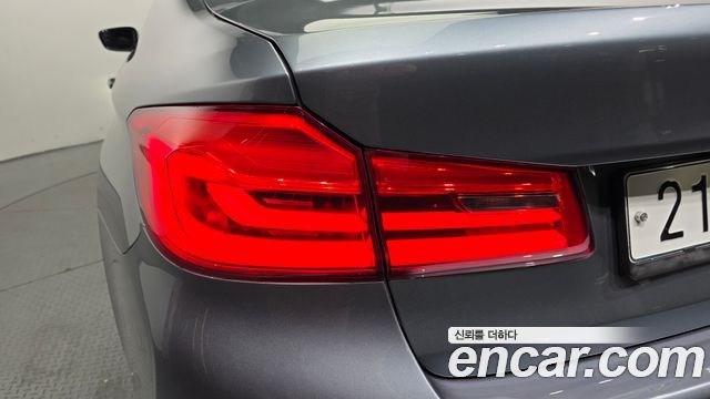 BMW 5-Series 530i M Sport Package Plus