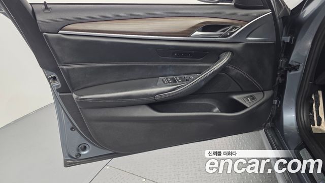 BMW 5-Series 530i M Sport Package Plus