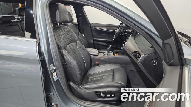 BMW 5-Series 530i M Sport Package Plus