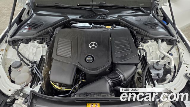 Mercedes-Benz E-Class E300 4MATIC AMG Line