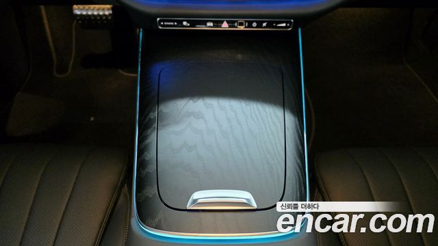 Mercedes-Benz E-Class E300 4MATIC AMG Line