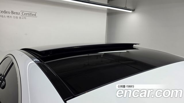 Mercedes-Benz E-Class E300 4MATIC AMG Line