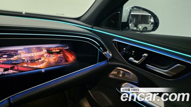 Mercedes-Benz E-Class E300 4MATIC AMG Line