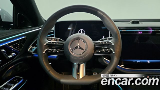 Mercedes-Benz E-Class E300 4MATIC AMG Line