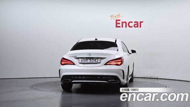 Mercedes-Benz CLA-Class CLA220 AMG Line