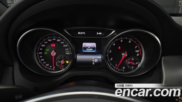 Mercedes-Benz CLA-Class CLA220 AMG Line