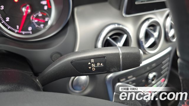 Mercedes-Benz CLA-Class CLA220 AMG Line