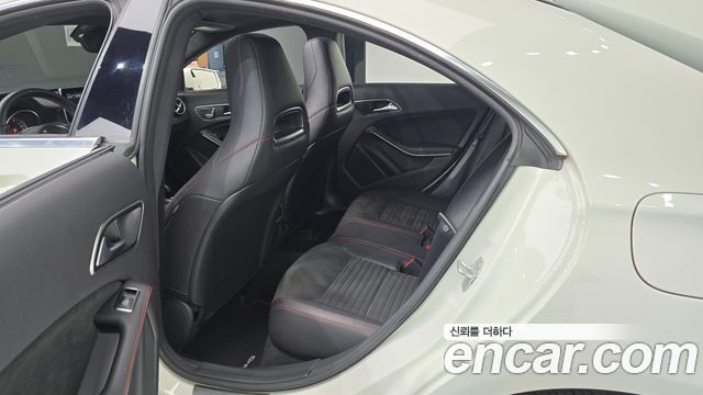 Mercedes-Benz CLA-Class CLA220 AMG Line