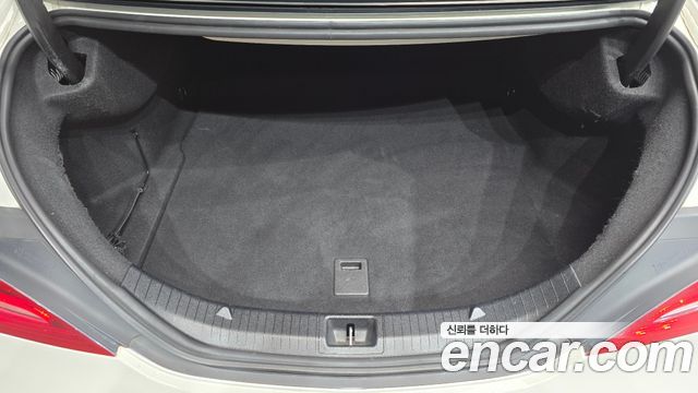 Mercedes-Benz CLA-Class CLA220 AMG Line